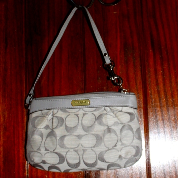 Coach Wristlet - Picture 1 of 14